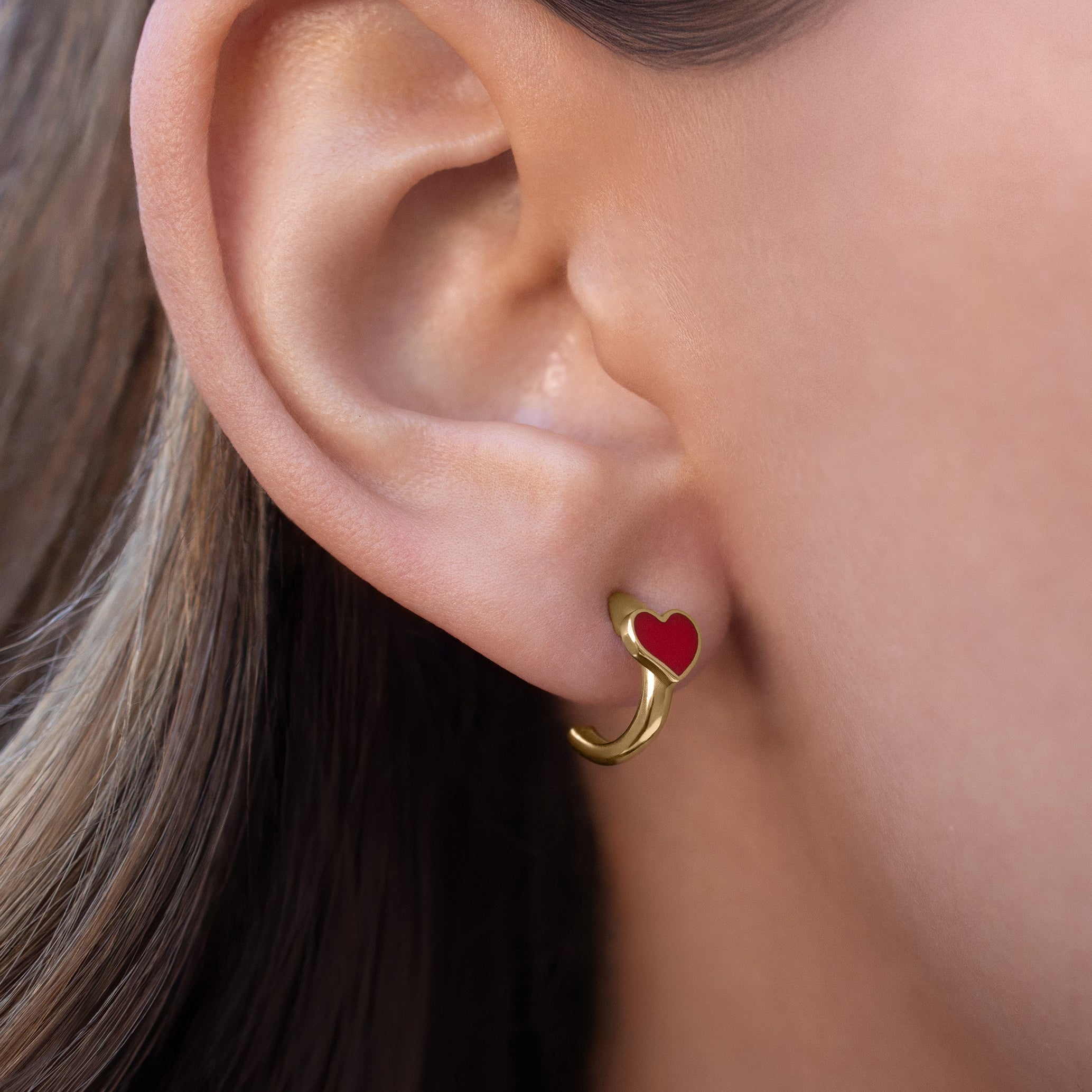 Eros Enamel Heart Huggies